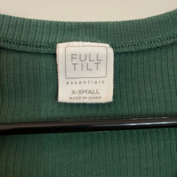 tillys crop top - Picture 3 of 3